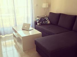 Nordic luxury beach apartment, hotell i Torrevieja