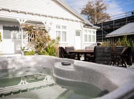 Charming 1920s Villa on Bealey Ave, hotel v Christchurchu