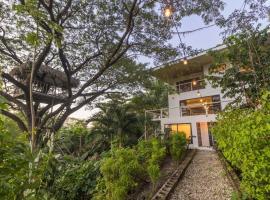 Ocean and Jungle views! AC, Wi-Fi, kitchen, hotel v destinaci Manzanillo