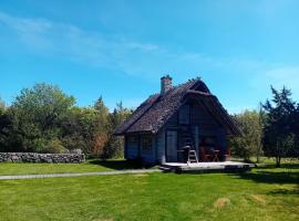 Romantiline saunamaja Pädaste lahe ääres, cabaña o casa de campo en Pädaste