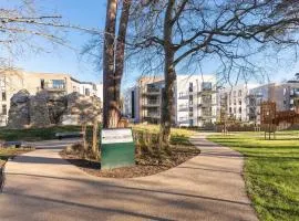 Woodward Square One by Dublin At Home
