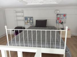 FRIENDLY Family Apartment Brussels, hotel a Brussels Historical center, Brussel·les