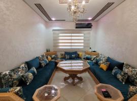 Bel appartement dans une résidence calme, Ferienwohnung in Meknès