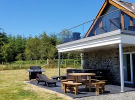 Cot Cottage - Panoramic Views & Hot Tub!, hotel v destinaci Castle Douglas
