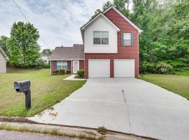 Spacious Lithonia Home - 10 Mi to Stone Mtn Park!, vacation home in Lithonia
