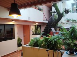 Casa Primavera Hostal, hotell i Medellín