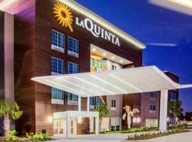 La Quinta Inn & Suites Port Allen La, hotel in Port Allen