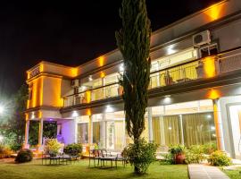 Nuevo Hotel Carmel, hotel i Villa Parque Siquiman