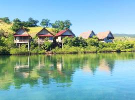 Loca Lobo Lodges Riung, Flores, hotel with parking in Ria