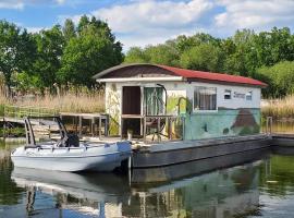 Awesome Ship In Havelsee Ot Ktzkow With Kitchen, holiday rental in Fohrde