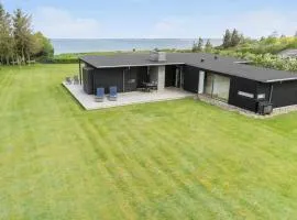 Beach Front Home In Spøttrup