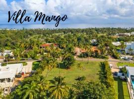 Villa Mango in North Coast, hotell i Dorado