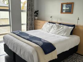 Village Apartments Gisborne: Gisborne şehrinde bir konaklama birimi