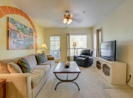 Chandler Resort Condo with Pool and Hot Tub Access, Ferienwohnung in Chandler