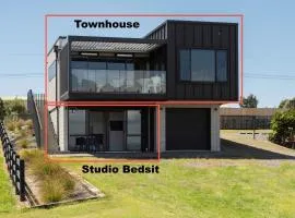 Pukehina Estuary Sunset Views Townhouse & Studio