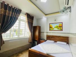 Khách sạn THUỲ DƯƠNG 1, hotel near Tan Son Nhat International Airport - SGN, Ho Chi Minh City