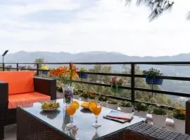 Villa Woodside Meadows by VEO - 3BR with Comp BF, Glasshouse 360 View of Kasauli