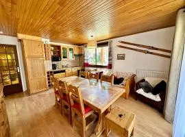 Grand appartement lumineux 53m², 3 pièces, 6 à 8 pers, centre station, pied pistes