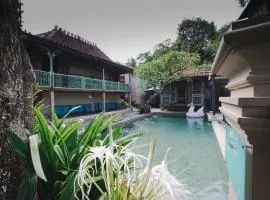 Ubu Villa Donolayan - 4 Bedrooms Villa in Yogyakarta