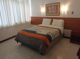 Hotel Esmeralda: Chiclayo, Capitan FAP Jose A Quinones Gonzales Uluslararası Havaalanı - CIX yakınında bir otel