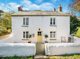 West Cottage - Cornwall, hotel with parking in Germoe