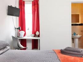 Pebbles guest house, serviced apartment in Southampton