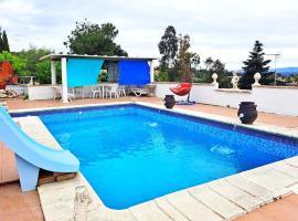 Casa vacacional en Riudarenes con piscina privada, hotel en Riudarenes