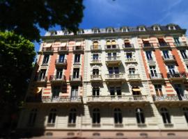 Les Ambassadeurs quartier Opéra, hotel in Vichy