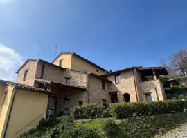 Country House Ca' Vernaccia โรงแรมที่มีที่จอดรถในอูร์บีโน