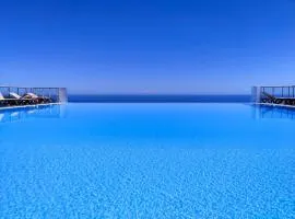Le COQ -Splendide vue -magnifique piscine -Parking