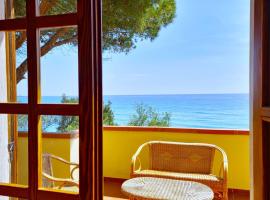 Villa Papiyon - Accesso privato alla spiaggia, Hotel in Cala Liberotto