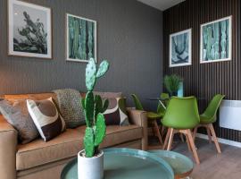 Palm Tree House - Sahara, hotel em Orpington