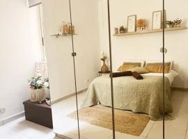 Top location Sliema stylish rooms: Sliema şehrinde bir otel