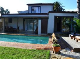 33 on Donkin Guesthouse, guest house in Cape Town