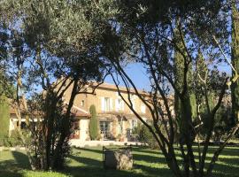 Fontaine des Magnarelles, hotel a Althen-des-Paluds