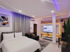 Stylish Modern Studio Apartment Banana Island Ikoyi, hotel with pools in Lagos