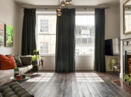The Emporium - Stylish 2BD in central Winchcombe, hotell i Winchcombe