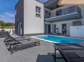 4 Bedroom Lovely Home In Liznjan, hôtel à Ližnjan