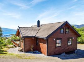 Nice Home In Nedstrand With Kitchen, hotel en Nedstrand