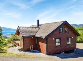 Nice Home In Nedstrand With Kitchen