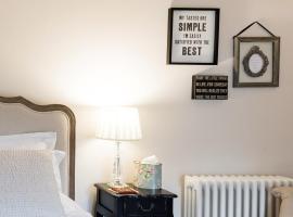 Romantic Little House near Bath, hotel a Rode