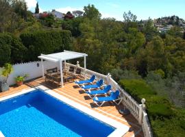 (New 2023) Villa Benalsol - Traditional Spanish Home With Pool And Sea Views, hotell i Benalmádena