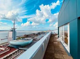 COAST HOUSE Sky Suite