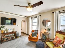 Historic Vacation Rental in Downtown Rapid City!, apartemen di Rapid City