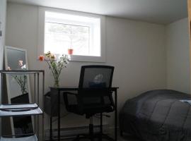 Cozy Rooms Close to Downtown #2, hotel em Halifax
