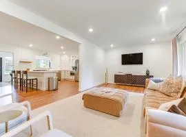 Palmetto Cottage with Fire Pit, Game Table and More!