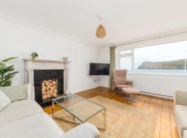 Stunning beach house with garage, holiday home in Port Erin