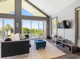 Sea La Vie 4 Bed Cottage with Ocean Views, Cottage in Grand Barachois