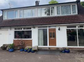 A family holiday home, hotel in Sale