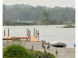 Duck Bay Waterfront Retreat